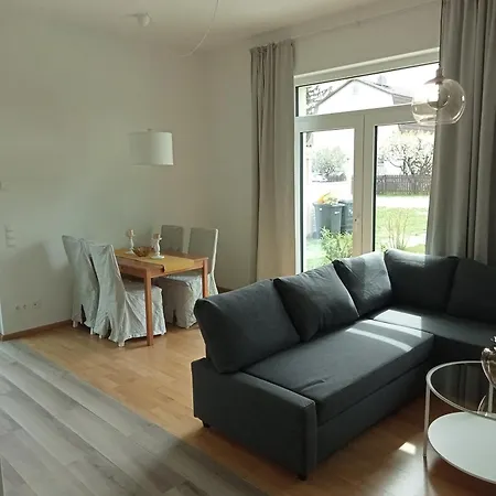 Stadtgruen 1, Ruhiges Mit Terrasse Und Kostenlosem Parkplatz, Ideal Fuer Berlin-besucher *