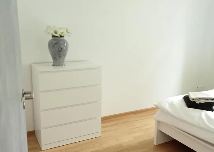 Appartamento Stadtgruen 1, Ruhiges Mit Terrasse Und Kostenlosem Parkplatz, Ideal Fuer Berlin-besucher *