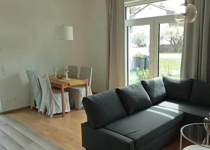 Stadtgruen 1, Ruhiges Mit Terrasse Und Kostenlosem Parkplatz, Ideal Fuer Berlin-besucher *