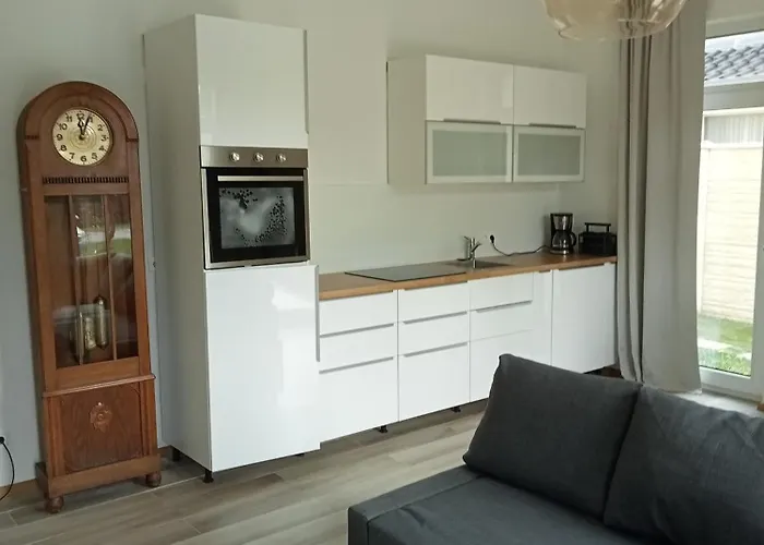 Stadtgruen 1, Ruhiges Mit Terrasse Und Kostenlosem Parkplatz, Ideal Fuer Berlin-besucher *