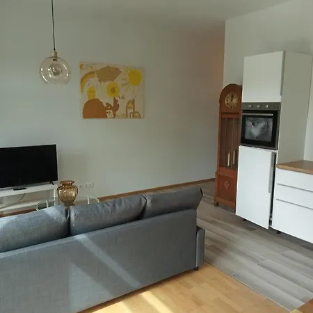 Stadtgruen 1, Ruhiges Mit Terrasse Und Kostenlosem Parkplatz, Ideal Fuer Berlin-besucher Appartement